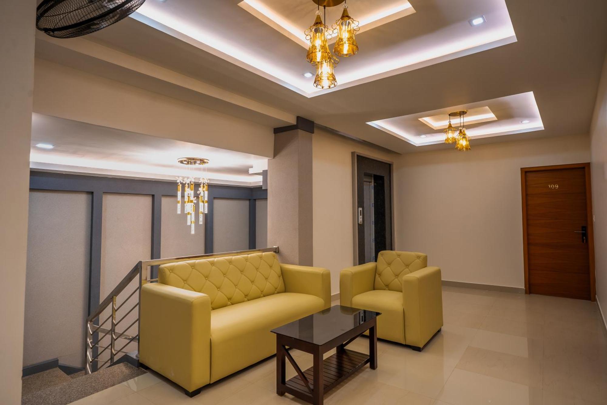 Metro Residency Hotel Tirur Exterior photo