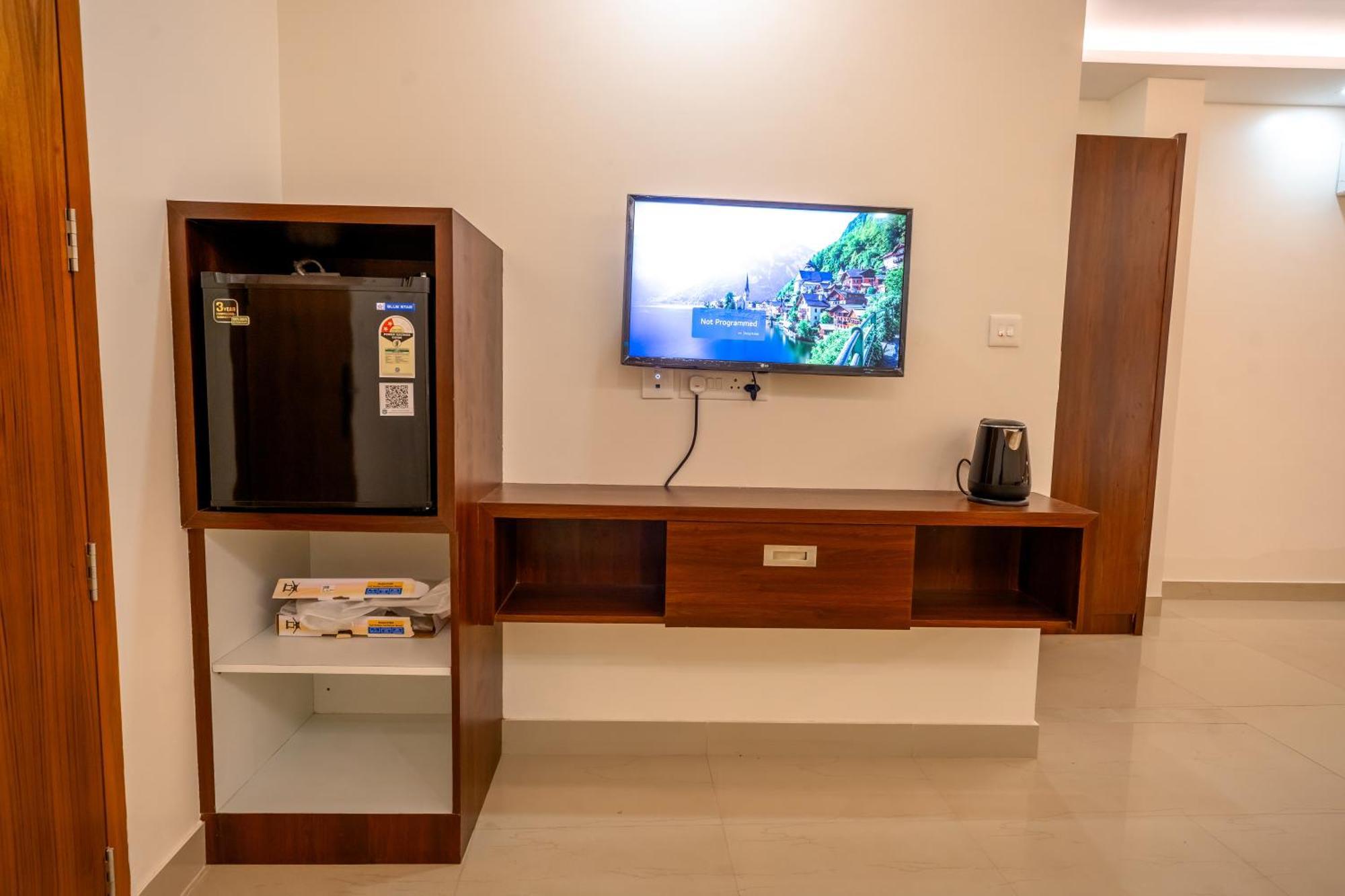 Metro Residency Hotel Tirur Exterior photo